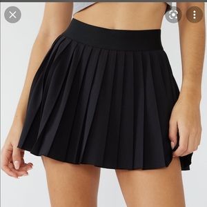 Aritzia TNA tennis skirt black